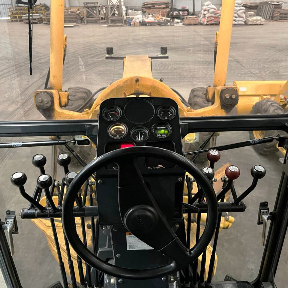Motoniveladora Komatsu GD555 - Imagem 7