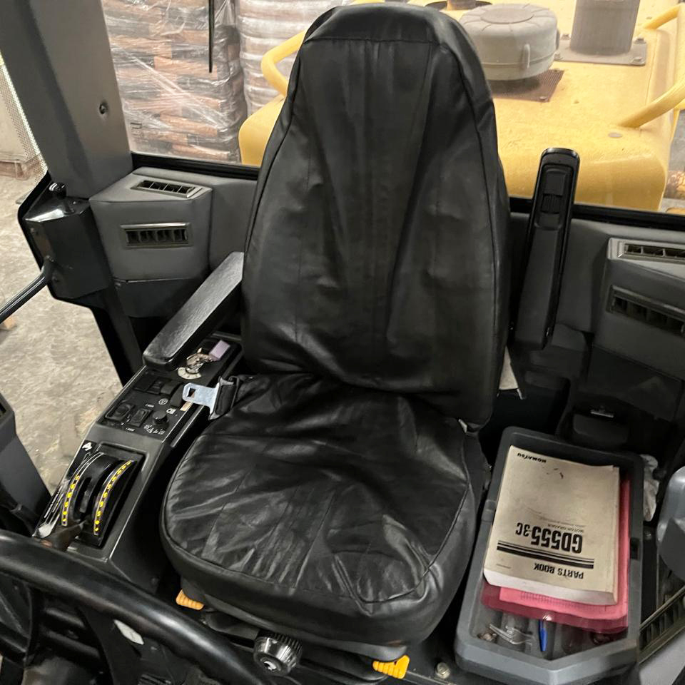 Motoniveladora Komatsu GD555 - Imagem 6