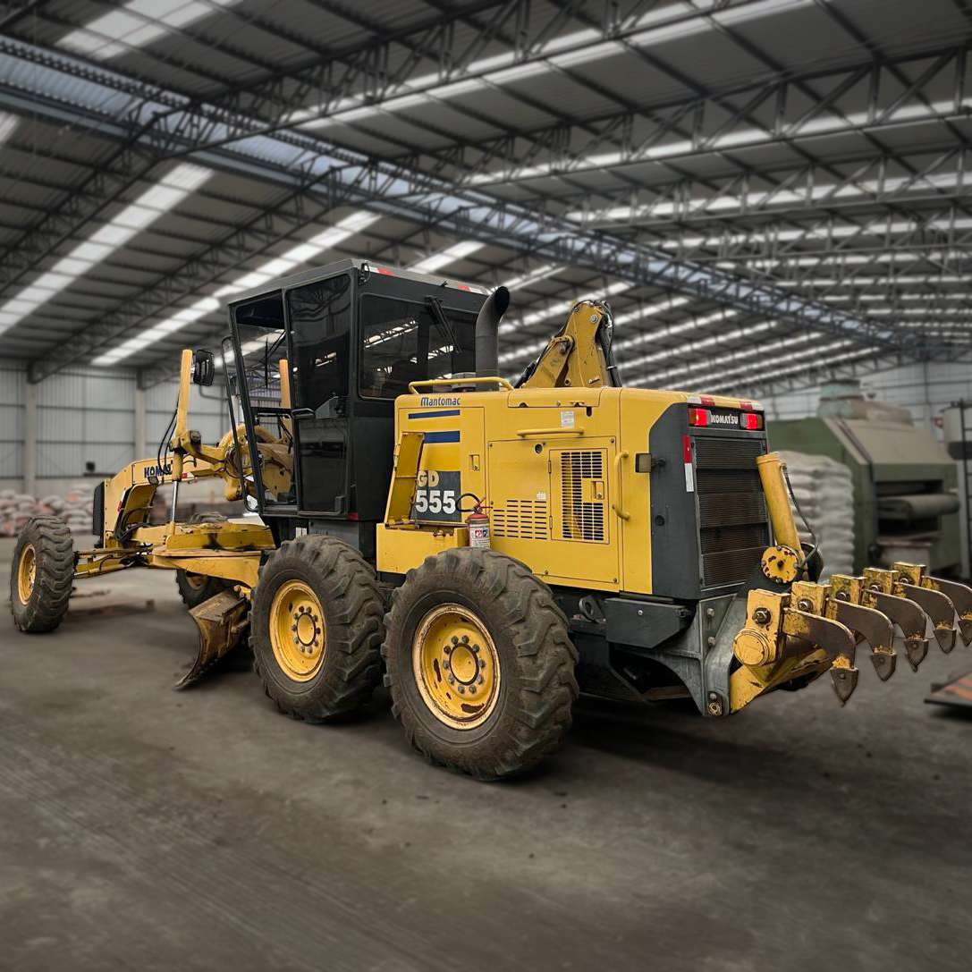 Motoniveladora Komatsu GD555 - Imagem 3